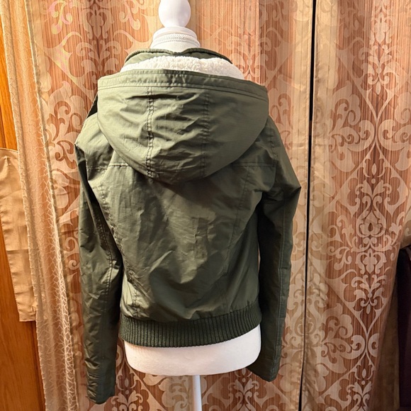 Hollister Olive Jacket with Removable Faux Fur Hood - Picture 3 of 4